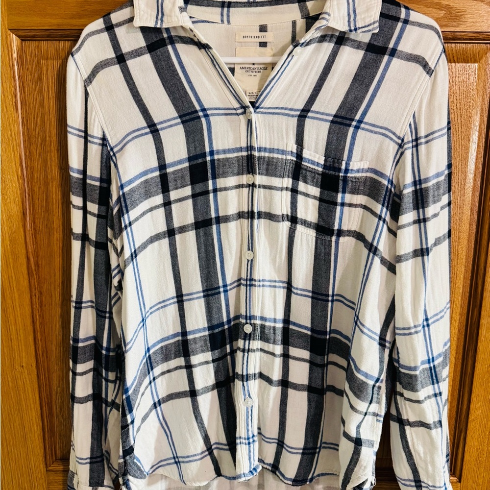 American Eagle Outfitters Navy and Cream Plaid Shirt